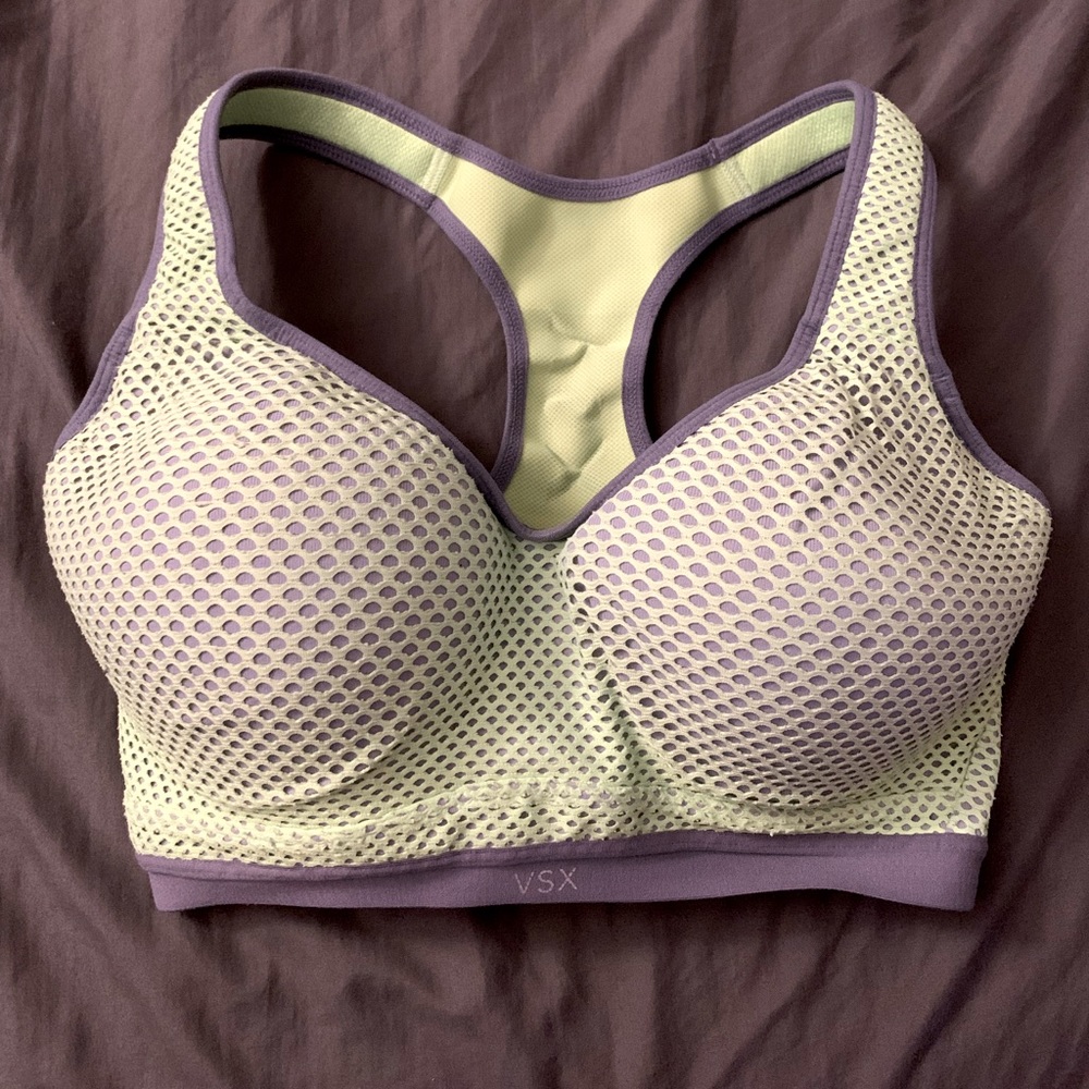 Victoria’s Secret sport bra size 32DDD